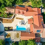 فيلة Luxury Cortile بنكوفاتش