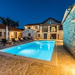 Luxury Cortile فيلة *