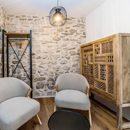 Luxury Cortile * بنكوفاتش