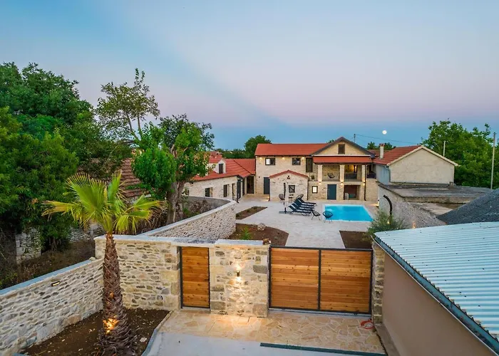 Luxury Cortile Villa *