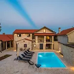 Luxury Cortile