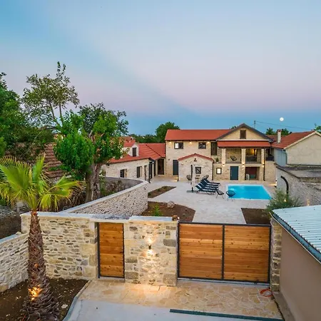 Luxury Cortile Villa *