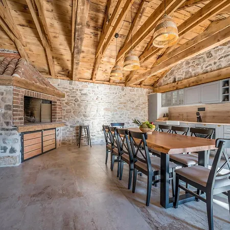 Luxury Cortile Villa