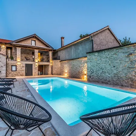 Luxury Cortile Villa *